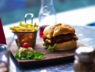 Почему фастфуд вредит вашему здоровью?