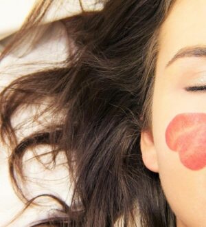 Уход за кожей лица в летнее время