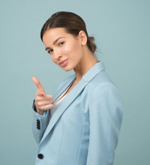 Упражнения для подтяжки кожи лица